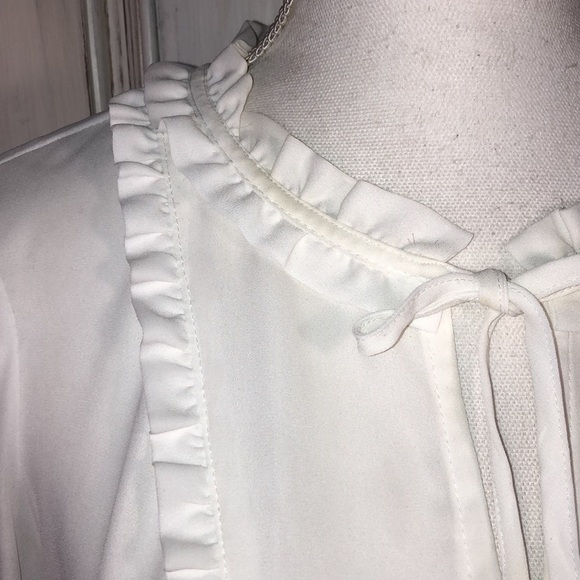 Karl Lagerfeld Popover V Neck Ruffle Mid Sleeve Cream Tie Front Blouse Size S - Picture 6 of 10